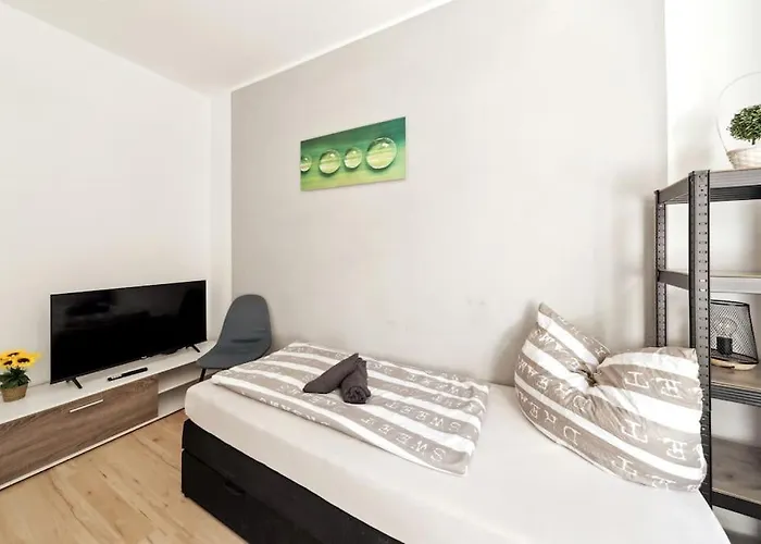 Schöne Erdgeschoss-fewo Für 4 Personen Apartment Halberstadt