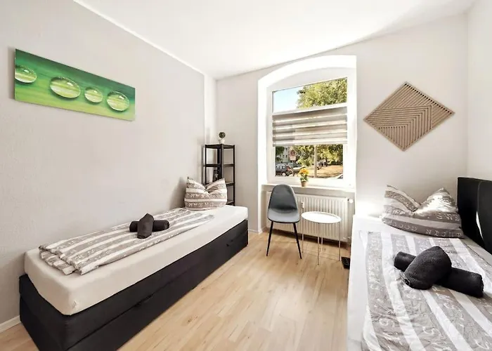 Schöne Erdgeschoss-fewo Für 4 Personen * Halberstadt