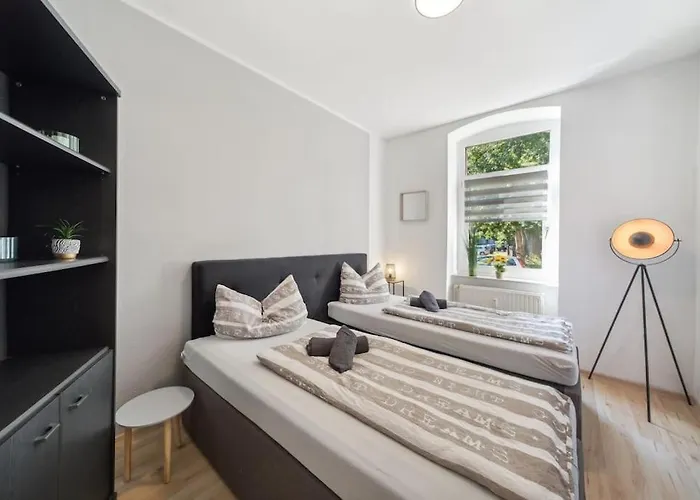 Schöne Erdgeschoss-fewo Für 4 Personen Apartment Halberstadt